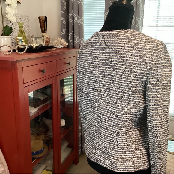 Gap - Picture 5 of 9